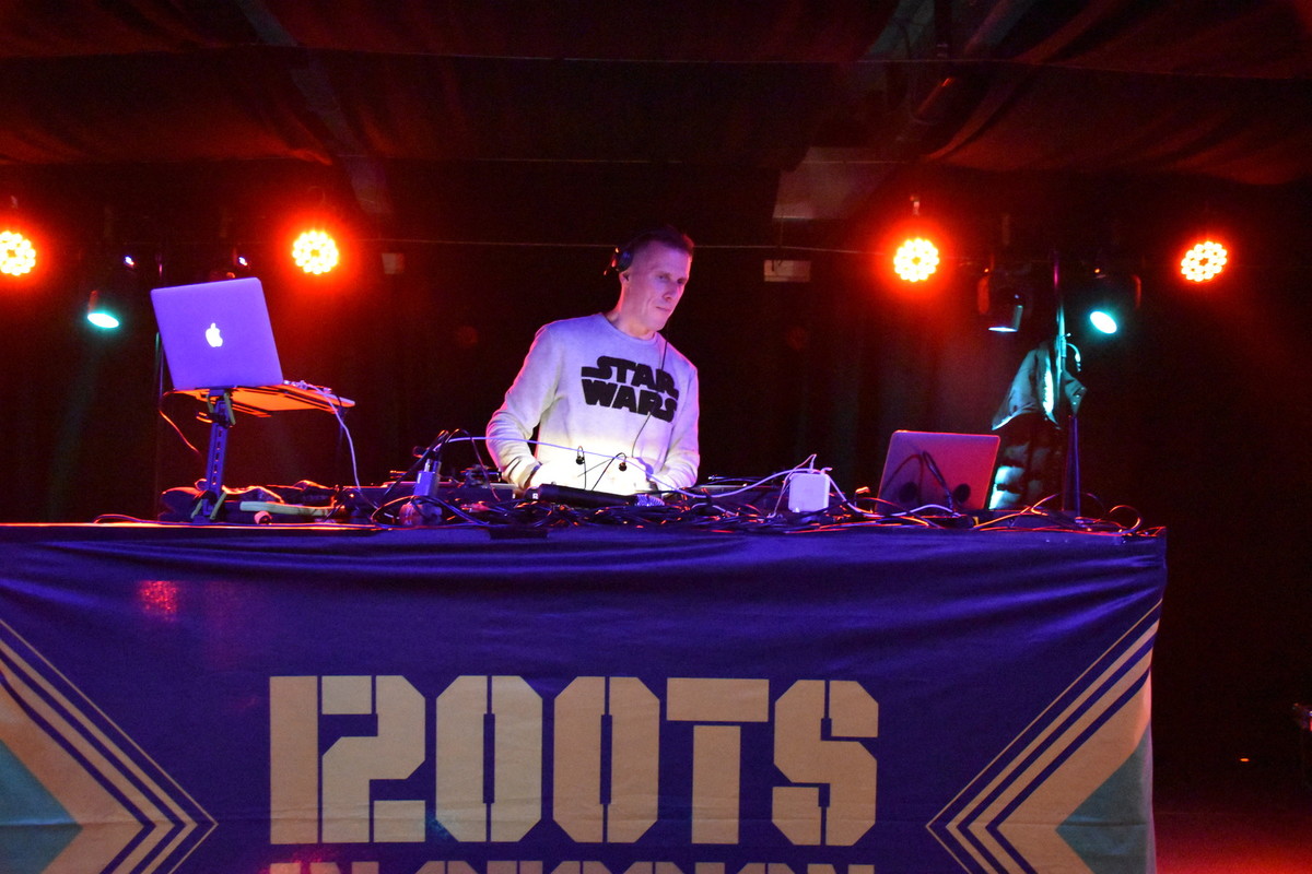 Roots In Session, 8. 12. 2023