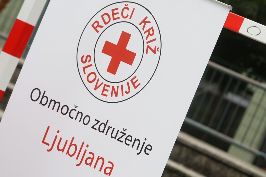 Rdeči križ Slovenije – Območno združenje Ljubljana razpisuje dve prosti delovni mesti